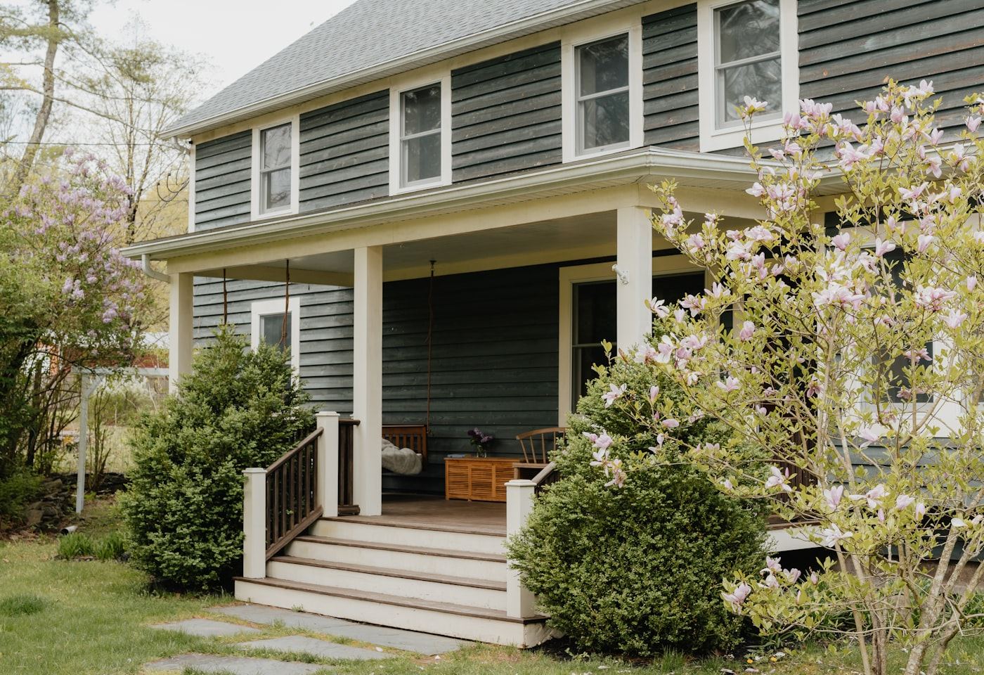 Craftsman house exterior — Deep porch